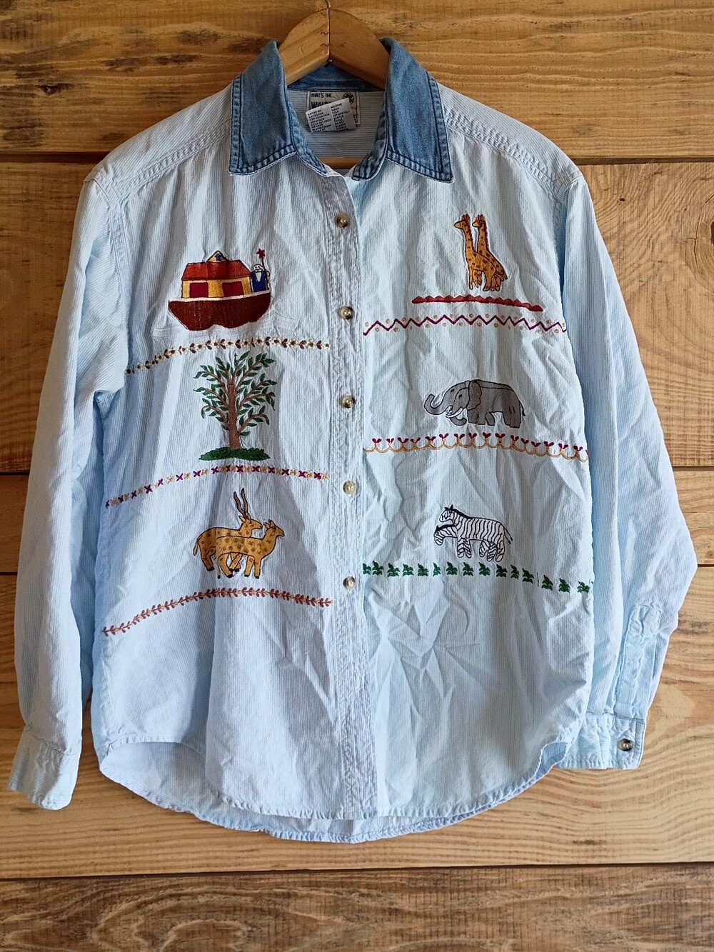 Vintage Noah's Ark Embroidered Safari Animal Button-Up Shirt Light Blue